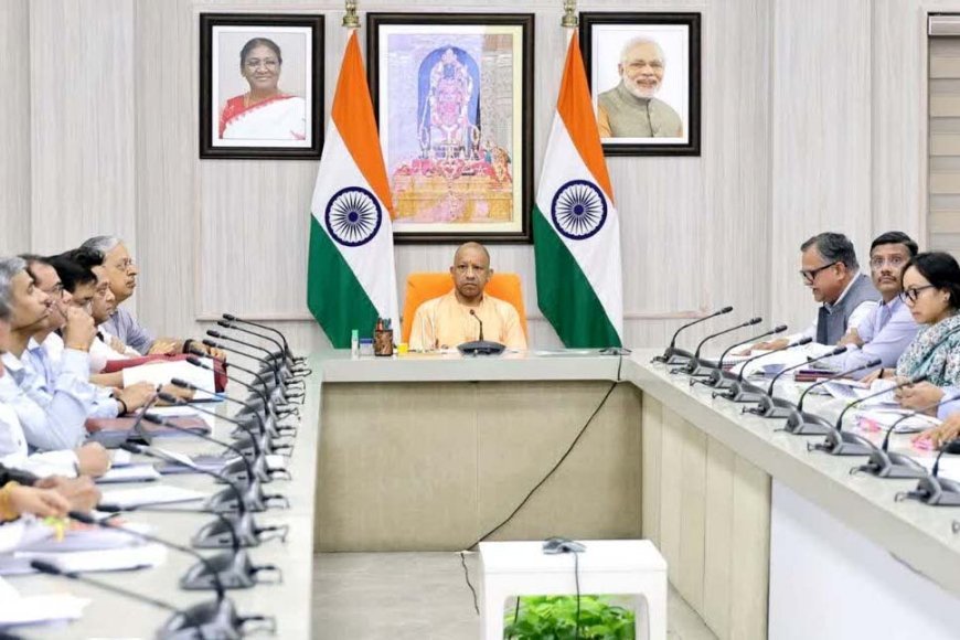 यूपी में होंगे 8 ऐतिहासिक कार्य, सीएम योगी की अफसरों को दो-टूक- 'देरी पर होगी कार्रवाई'
