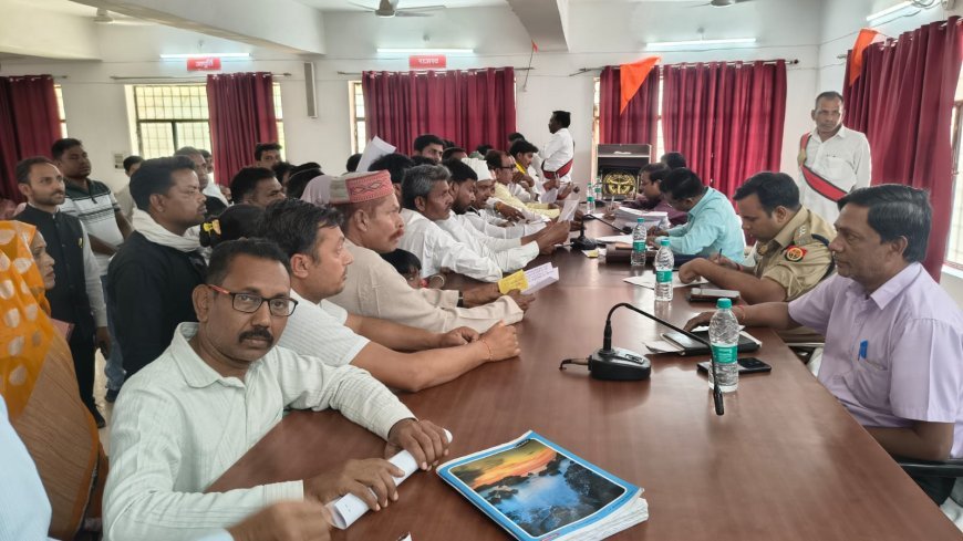 कुंडा समाधान दिवस: फरियादियों की शिकायतों का सैलाब, एसडीएम की दो टूक- 'कागजों पर नहीं, धरातल पर दें न्याय'