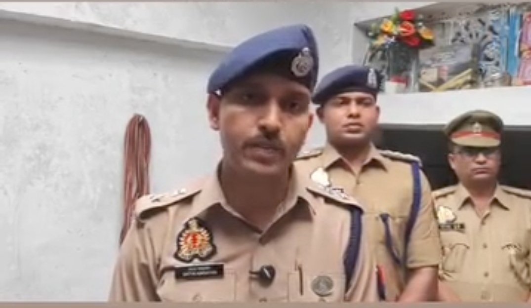 पति ने गला दबाकर की पत्नी की बेरहमी से हत्या, आरोपी फरार