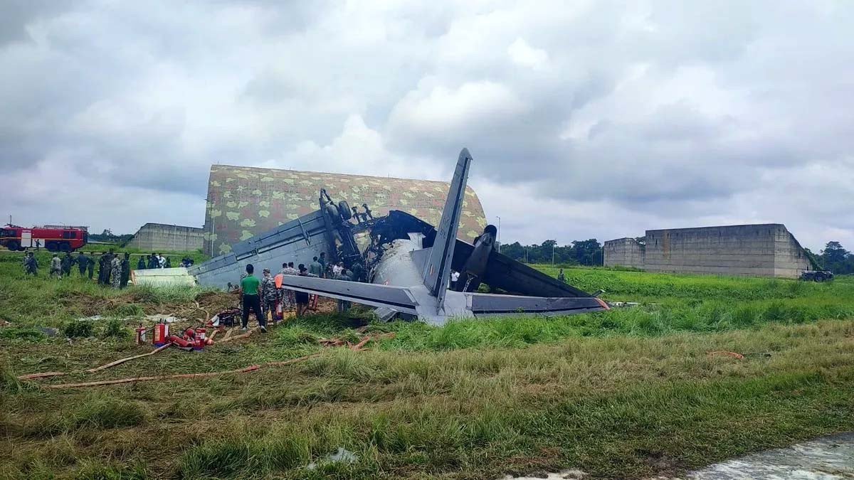 असम के जोरहाट में वायुसेना का AN-32 विमान क्रैश, लैंडिंग के समय हुआ हादसा