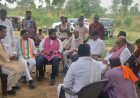 अम्बेडकर नगर: मईपुर अग्निकांड पीड़ितों से मिले कांग्रेस जिलाध्यक्ष, दी चेतावनी