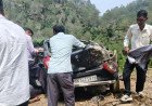 Almora में चीख-पुकार: अनियंत्रित होकर गहरी खाई में गिरी कार, चार लोगों की दर्दनाक मौत, दो गंभीर