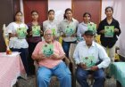 यंगस्टर्स क्लब की उपविजेता टीम ने अध्यक्ष को सौंपी चमचमाती ट्रॉफी; खिलाड़ियों को मिली क्लब की हीरक जयंती स्मारिका