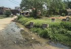 मानिकपुर में जाम नाली बनी आफत, सड़क पर भरा गंदा पानी