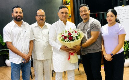 आगरा: जी फिटनेस सेंटर पहुंचे सपा नेता उदयवीर सिंह, युवाओं को दिया सेहत और संस्कार का संदेश