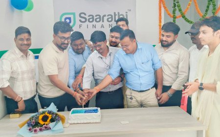 सारथी फाइनेंस का यूपी में विस्तार, दो नई शाखाओं के साथ निकाली बाइक रैली