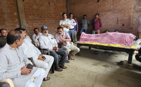गंगा एक्सप्रेसवे हादसा: विधायक दीपक पटेल ने बाबूगंज पहुंचकर पीड़ित परिवारों को बंधाया ढांढस