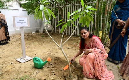 महिला कल्याण समिति ने रेलवे ट्रैफिक कॉलोनी में किया पौधरोपण, हरित भविष्य का लिया संकल्प