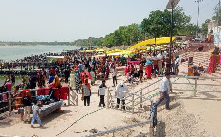 कौशाम्बी: कड़ाकुबरी घाट पर आस्था का महासंगम, मलमास अमावस्या पर लाखों श्रद्धालुओं ने लगाई पवित्र डुबकी