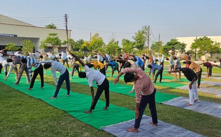 ambedkarnagar के श्रवण धाम और जिला कारागार में बृहद योग शिविर आयोजित