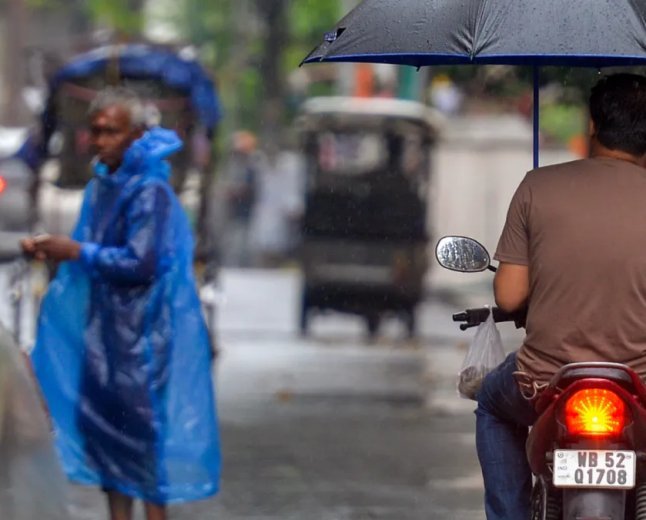 भारत में मानसून की दस्तक, केरल-तमिलनाडु में भारी बारिश और दिल्ली-एनसीआर में ऑरेंज अलर्ट