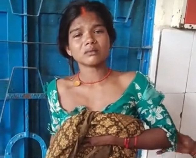 मामूली विवाद पर विवाहिता को लहूलुहान कर भागे पड़ोसी, गंभीर हालत में मेडिकल कॉलेज रेफर