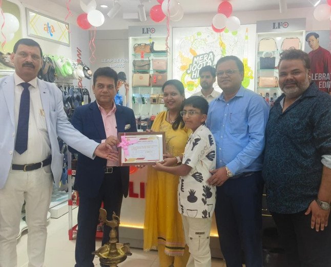 नवाबों के शहर लखनऊ में खुला देश का 427वां भव्य मेगा एक्सक्लूसिव शोरूम