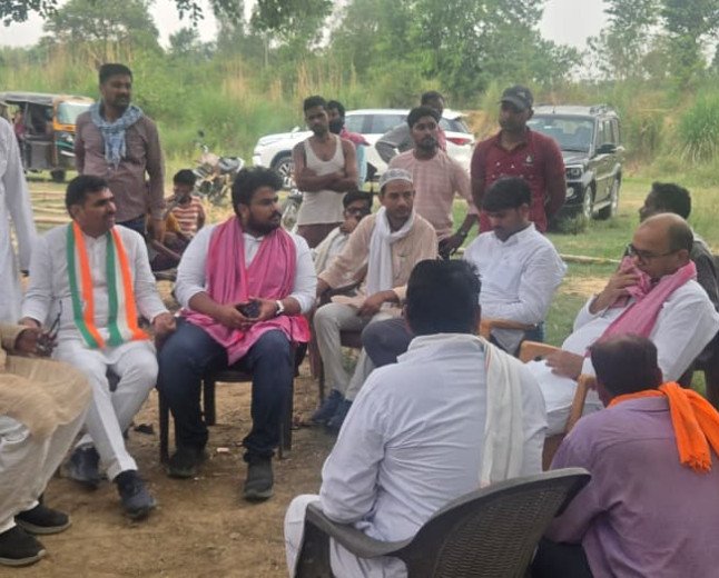 अम्बेडकर नगर: मईपुर अग्निकांड पीड़ितों से मिले कांग्रेस जिलाध्यक्ष, दी चेतावनी