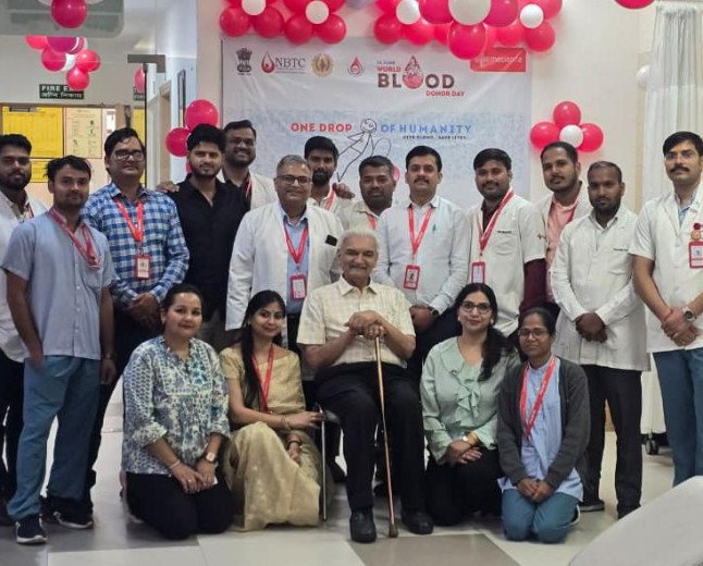 medanta लखनऊ ने रक्तदाताओं को दिया 'ज़िंदगी का तोहफा': विश्व रक्तदाता दिवस पर सम्मानित हुए 'रियल हीरोज'