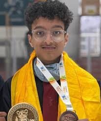 एशियन आइस स्केटिंग ट्रॉफी से पहले समर्थ ने मुख्यमंत्री सुखविंदर सिंह सुक्खू से आशीर्वाद लिया