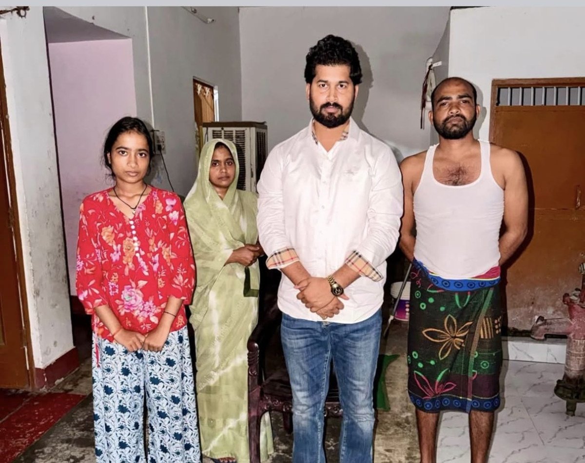 भाजपा नेता विवेक मौर्य ने उठाई बेसहारा नंदिनी की आजीवन पढ़ाई जिम्मेदारी