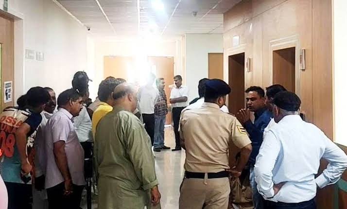ऊना के निजी अस्पताल की लिफ्‍ट में फंसे 13 लोगों का सुरक्षित रेस्क्यू