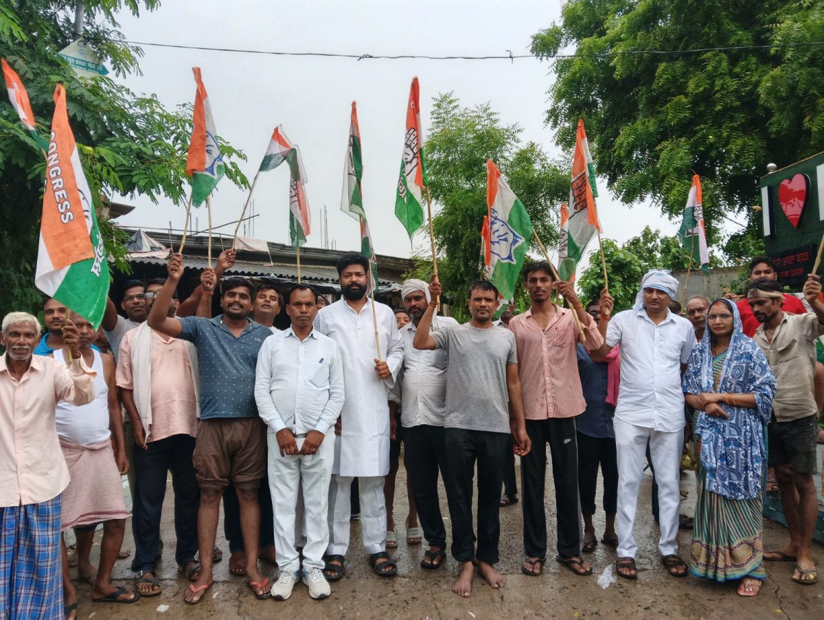 प्रयागराज: दिल्ली में छात्रों पर लाठीचार्ज के खिलाफ भड़की कांग्रेस, पंडिला में बैठक कर सरकार को घेरा