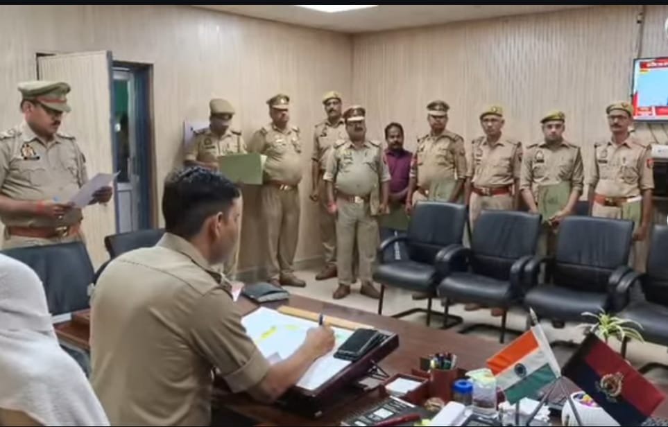 कौशाम्बी: एसपी सत्यनारायण ने की साप्ताहिक समीक्षा बैठक, कार्यों में लापरवाही बरतने पर दी सख्त चेतावनी