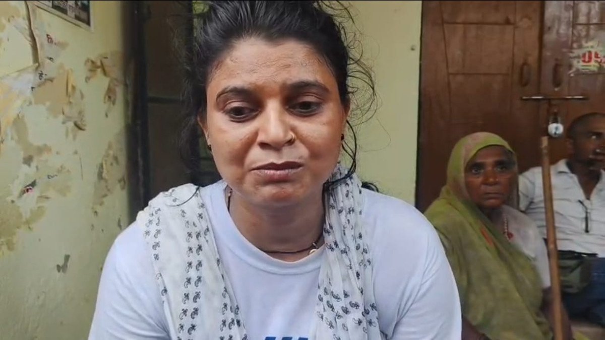 प्रतापगढ़: शांतिभंग की कार्रवाई के बाद कुंडा तहसील में भारी हंगामा, युवती ने पुलिस पर जड़े गंभीर आरोप