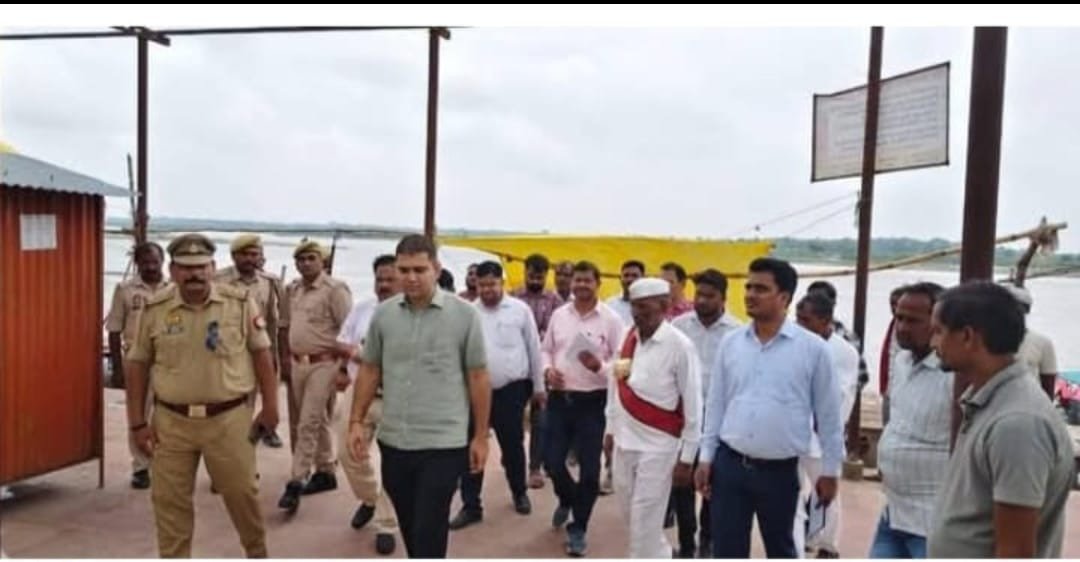 कौशाम्बी में बाढ़ का खतरा: डीएम डॉ. अमित पाल ने संभाला मोर्चा, कड़ा के घाटों पर सुरक्षा इंतज़ाम सख्त