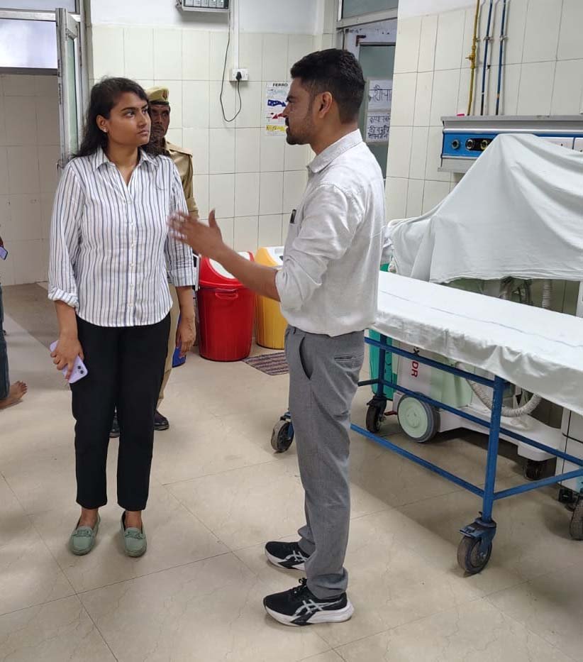 प्रयागराज: स्वरूपरानी नेहरू चिकित्सालय में प्रशासनिक हड़कंप, अपर नगर मजिस्ट्रेट के औचक निरीक्षण में खुली व्यवस्थाओं की सूरत