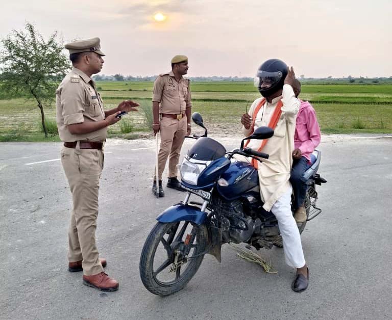 कौशाम्बी: दुल्हनियापुर मोड़ पर बिंदाव पुलिस की मुस्तैदी, संदिग्धों और गाड़ियों की गहन चेकिंग से हड़कंप