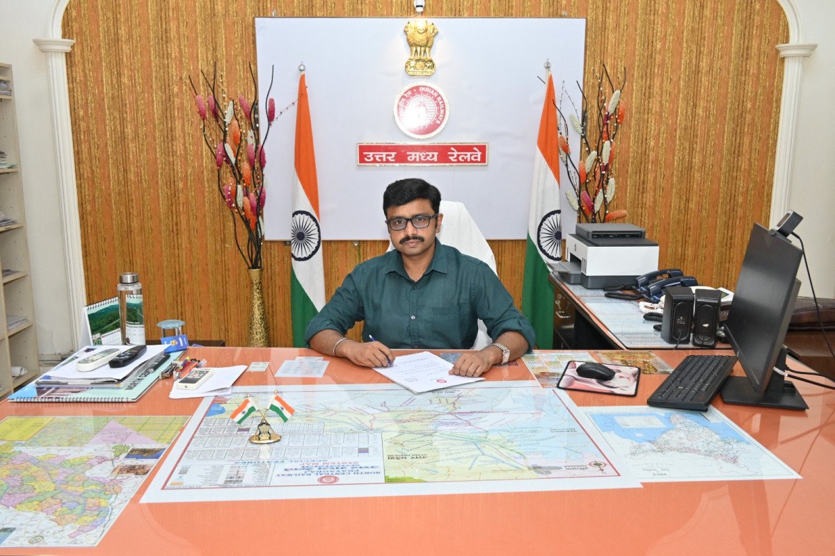 उत्तर मध्य रेलवे: डॉ. शिवम शर्मा ने मुख्य जनसंपर्क अधिकारी (CPRO) का कार्यभार संभाला; संभालेंगे अपनी दूसरी पारी