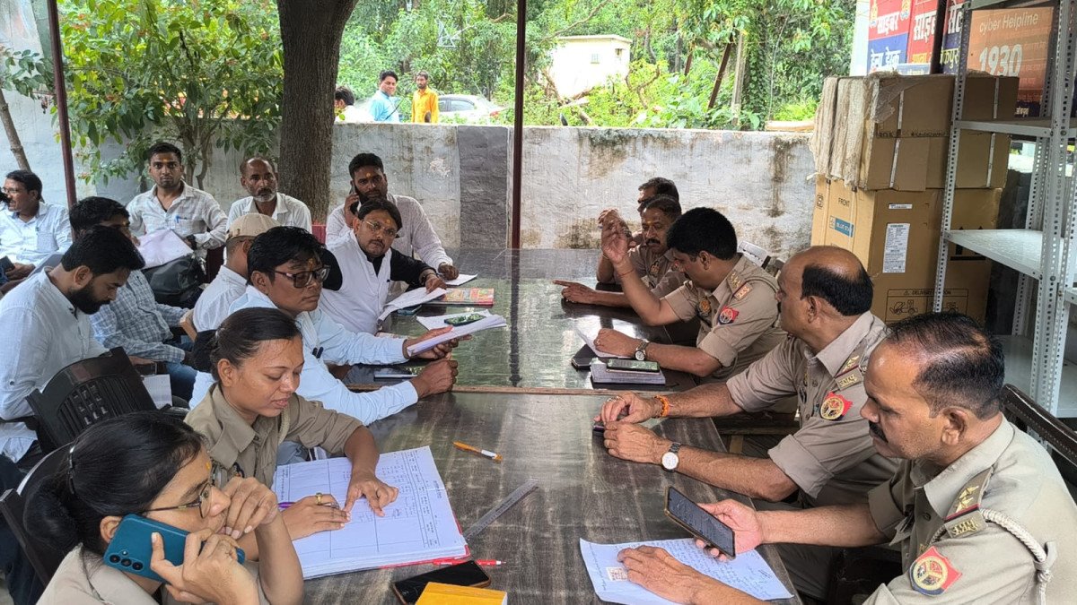 जनता की समस्याओं पर त्वरित एक्शन: मानिकपुर थाना समाधान दिवस में गूंजी फरियादियों की आवाज
