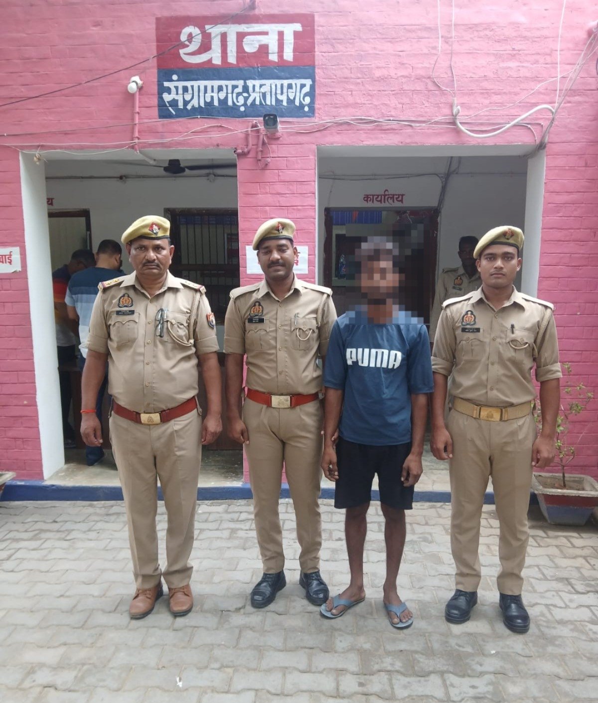 प्रतापगढ़: संग्रामगढ़ पुलिस की बड़ी कार्रवाई, दुष्कर्म मामले में वांछित कुलदीप सरोज सांडाहर्षपुर से गिरफ्तार