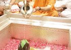 मुख्यमंत्री योगी आदित्यनाथ ने काशी विश्वनाथ और काल भैरव मंदिर में टेका माथा, की लोक-कल्याण की कामना
