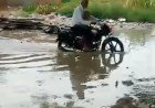 कौशाम्बी में पहली बारिश से झंडापुर गांव हुआ 'पानी-पानी