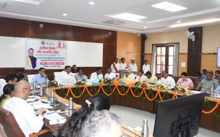 प्रयागराज मंडल में पर्यटन विकास को मिलेगी नई रफ्तार: 39 करोड़ की 25 परियोजनाओं की समीक्षा, जयवीर सिंह ने दिए सख्त निर्देश
