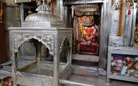 सिरमौर: ऐतिहासिक मंदिर में बड़ी डकैती, चांदी की पालकी और गहने ले उड़े चोर