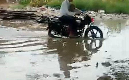 कौशाम्बी में पहली बारिश से झंडापुर गांव हुआ 'पानी-पानी