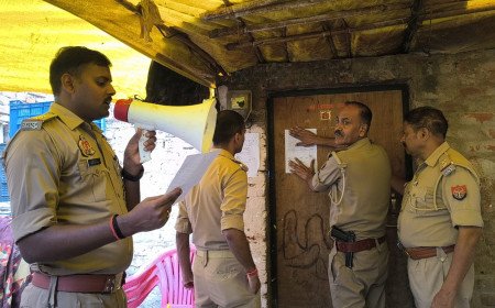 शादी का झांसा देकर महिला शिक्षक से दुष्कर्म: फरार मास्टर साहब पर 10 हजार का इनाम, गांव में ढोल-नगाड़े से मुनादी
