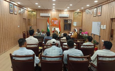 अम्बेडकरनगर जिलाधिकारी ने कंपनियों को डीएपी और एनपीके उर्वरक निर्बाध आपूर्ति के निर्देश दिए