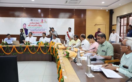 अम्बेडकरनगर: सीडीओ ने की स्वच्छ भारत मिशन (ग्रामीण) की समीक्षा, 'मेरा प्लास्टिक, मेरी जिम्मेदारी' अभियान को गति देने के निर्देश