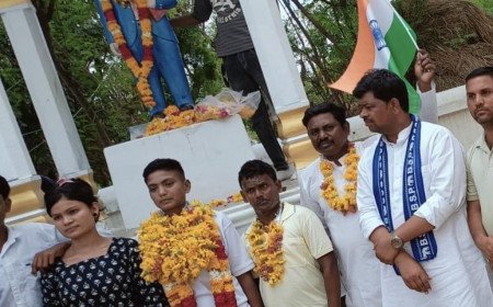 समंदर फतह कर लौटी प्रतापगढ़ की बेटी: नौसेना की ट्रेनिंग पूरी कर गांव पहुंची काजल गौतम का ऐतिहासिक स्वागत