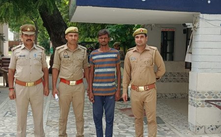 प्रतापगढ़ में पुलिस को बड़ी सफलता: दो देसी बम के साथ कुंडा का शातिर हिस्ट्रीशीटर गिरफ्तार, भेजा गया जेल