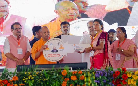आगरा बनेगा 'फ्यूचर रेडी' सिटी: सीएम योगी ने दी ₹342 करोड़ की 53 विकास परियोजनाओं की सौगात, एयरपोर्ट और टाउनशिप से बदलेगी तस्वीर