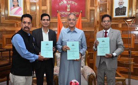 लोकायुक्त न्यायमूर्ति चंद्रभूषण बारोवालिया ने राज्यपाल को सौंपी मानवाधिकार आयोग की रिपोर्ट