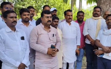 राजा भैया के निर्देश पर पीड़िता से मिले बाबागंज विधायक विनोद सरोज, जनसत्ता दल ने कहा- हर मोड़ पर दिलाएंगे न्याय