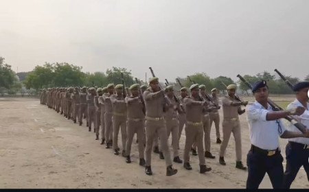 कौशाम्बी: पुलिस अधीक्षक ने शुक्रवार परेड की ली सलामी, मेस और बैरकों का निरीक्षण