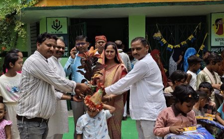 लाटतारा प्राथमिक विद्यालय में गूंजीं खुशियां: एसडीएम की मौजूदगी में मनाया गया तिरु अनंत का जन्मोत्सव