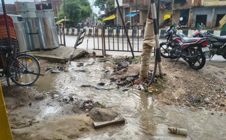 प्रतापगढ़: मिरगढ़वा-शाहाबाद मार्ग पर जलभराव से बढ़ी मुसीबत, कांवड़ यात्रा से पहले सुधार की मांग