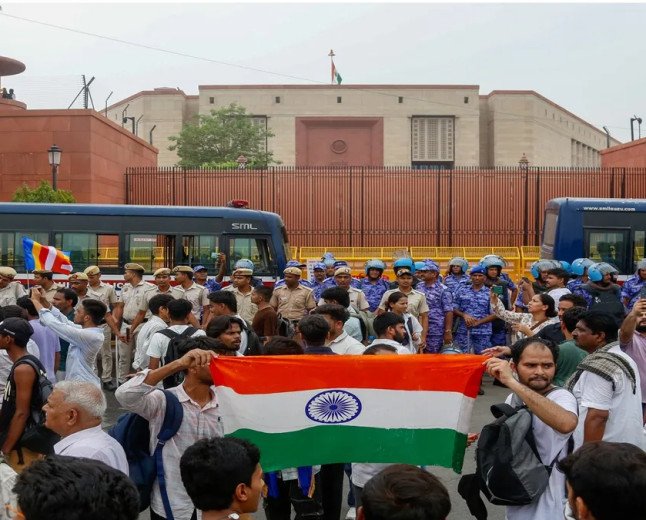 दिल्ली पुलिस ने प्रदर्शनकारियों पर पैलेट गन चलाने के दावों को पूरी तरह नकारा