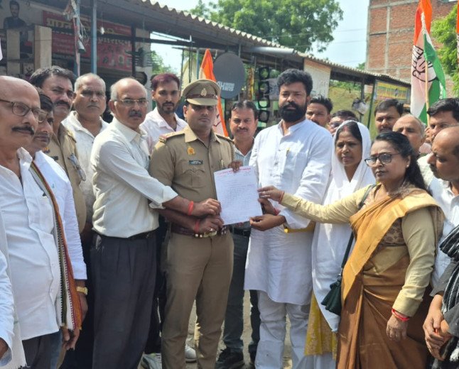 पेपर लीक विरोध प्रदर्शन से पहले प्रयागराज में कई वरिष्ठ कांग्रेस नेता किए गए नजरबंद