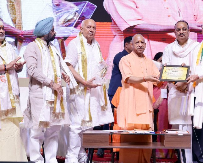 सीएम योगी ने लखनऊ में 'उत्तर प्रदेश आम महोत्सव-2026' का किया शानदार आगाज